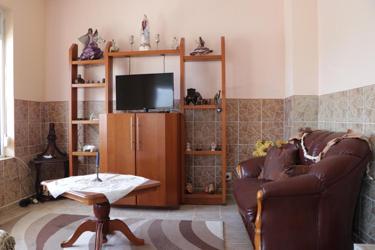 Villa Nora Albena Luaran gambar